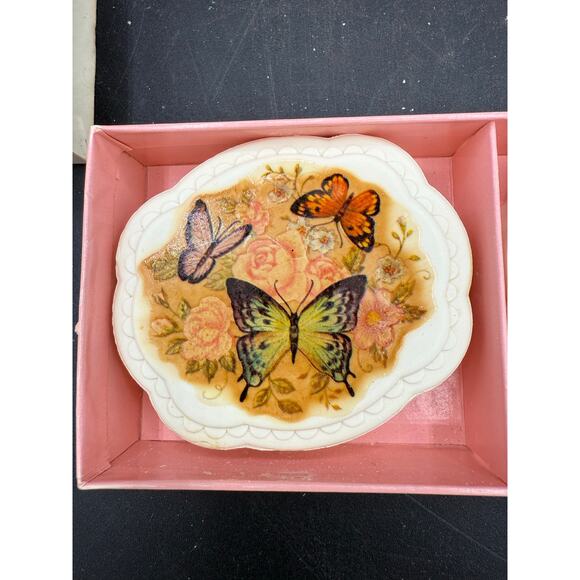 Vintage Avon Summer Butterflies and Blossoms Soaps Set of 2 in Box - Picture 9 of 9